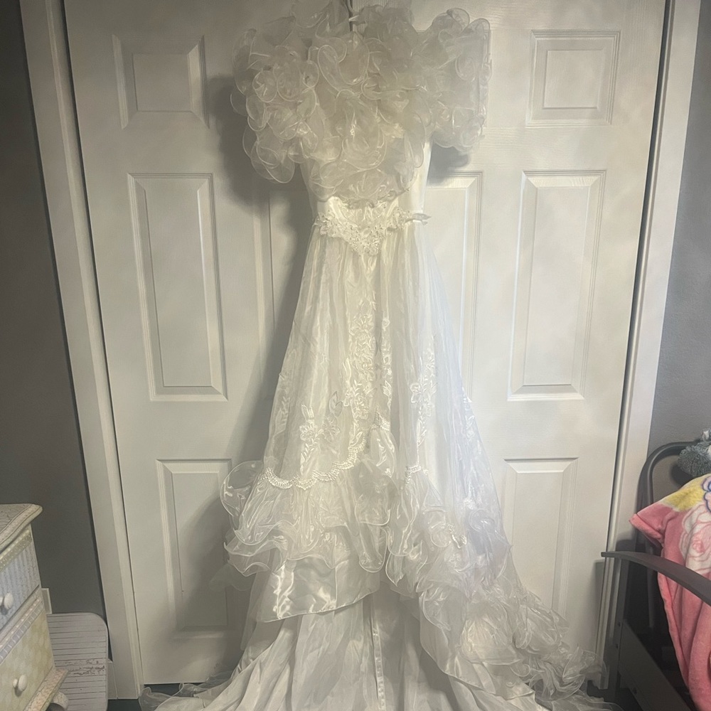 Last chance: Ruffle, long train Wedding dress